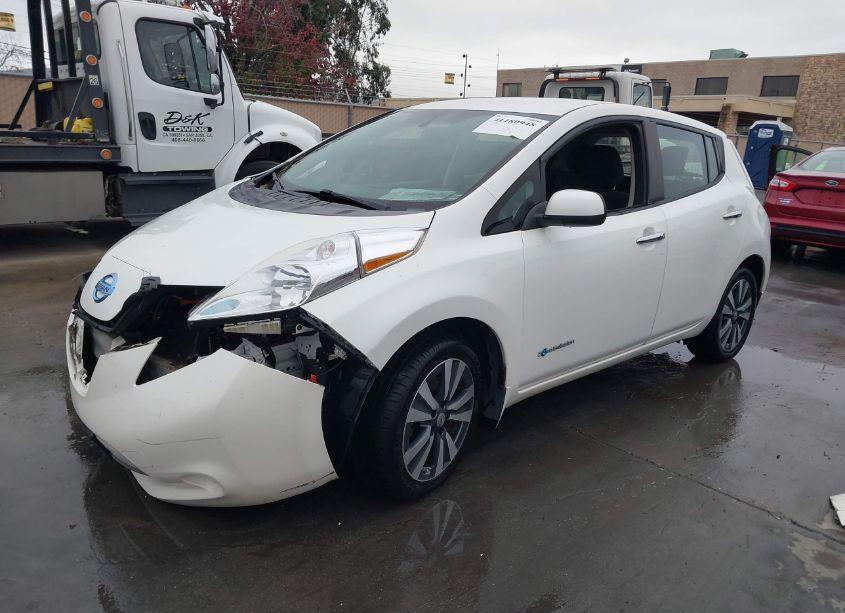 Photo 2 of 2016 Nissan Leaf SV (VIN 1N4BZ0CP7GC300060)