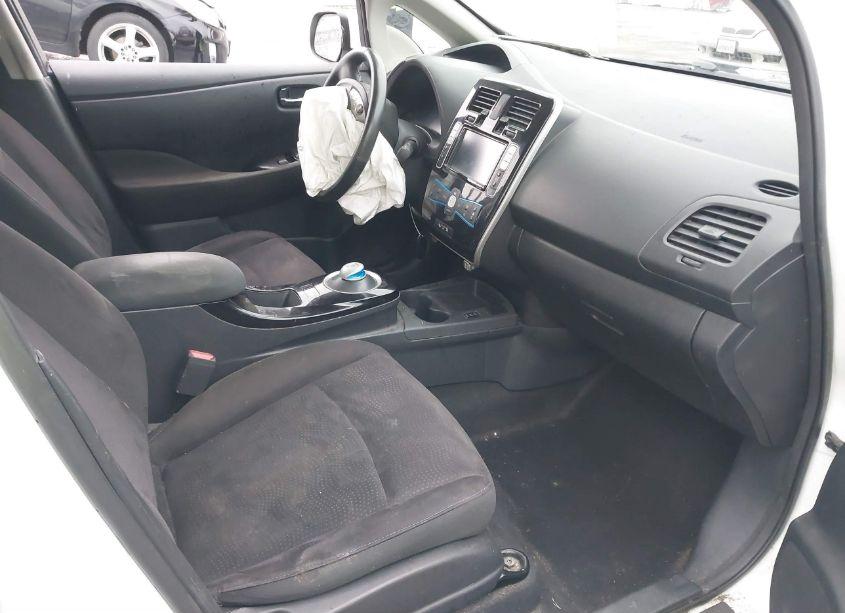 Photo 5 of 2016 Nissan Leaf SV (VIN 1N4BZ0CP7GC300060)