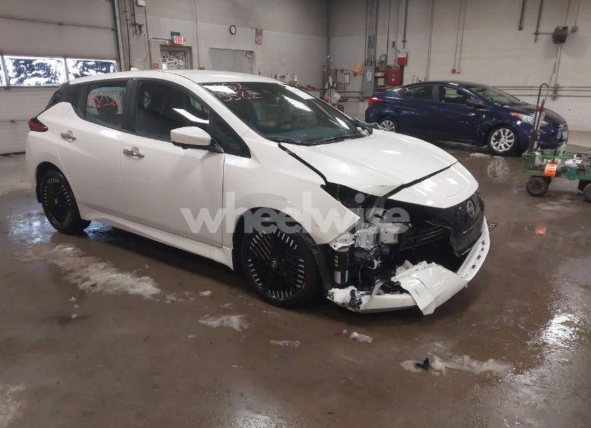 2024 Nissan Leaf SV PLUS (VIN 1N4CZ1CV4RC553137) main photo