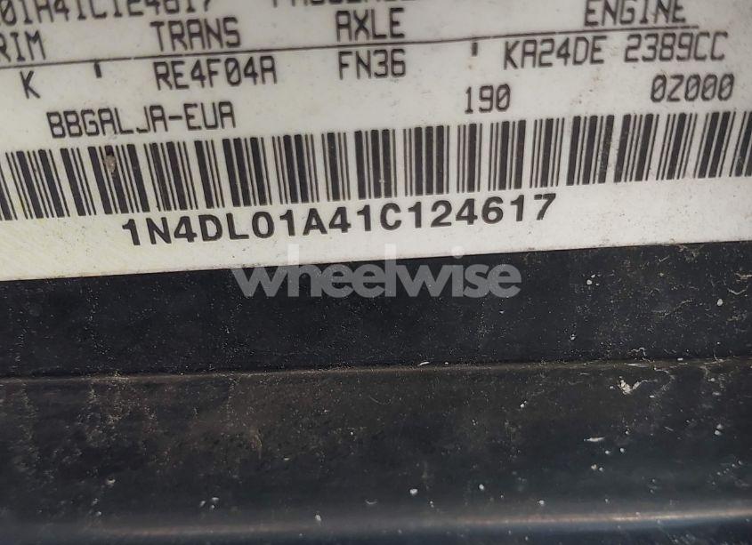 Photo 9 of 2001 Nissan Altima GLE (VIN 1N4DL01A41C124617)