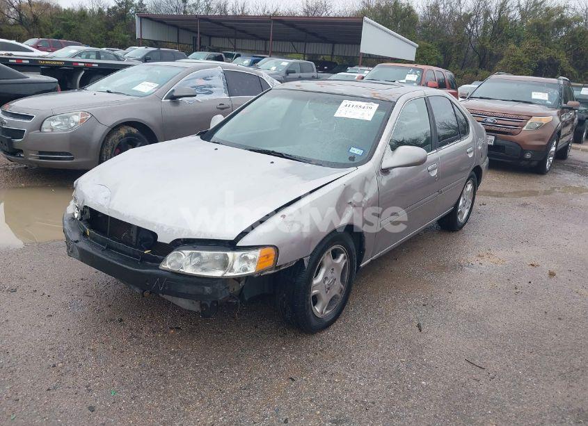 Photo 2 of 2001 Nissan Altima GLE (VIN 1N4DL01A91C226639)