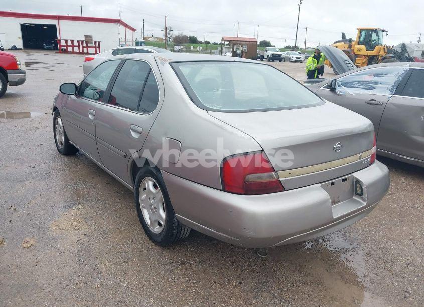 Photo 3 of 2001 Nissan Altima GLE (VIN 1N4DL01A91C226639)