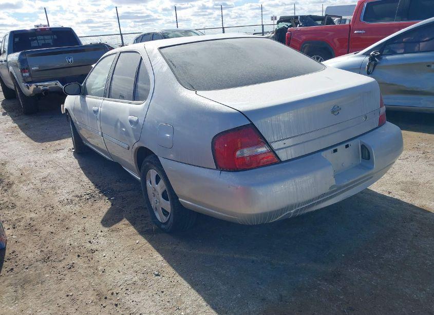 Photo 3 of 2001 Nissan Altima GXE (VIN 1N4DL01AX1C219585)