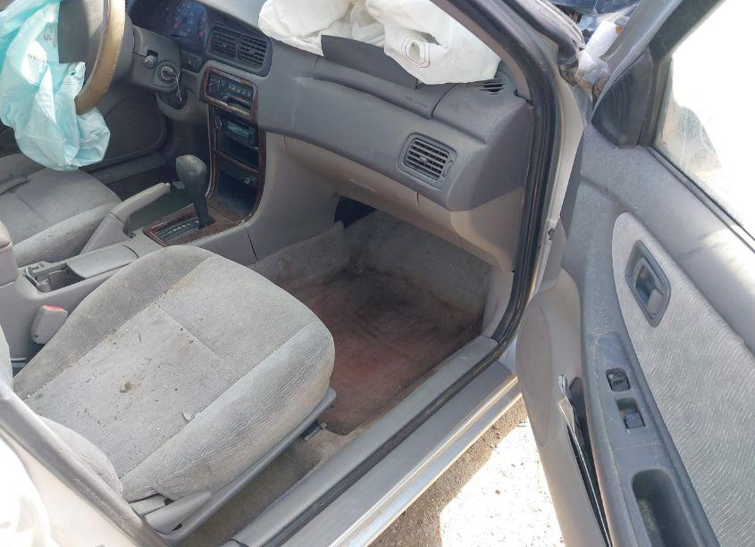 Photo 5 of 2001 Nissan Altima GXE (VIN 1N4DL01AX1C219585)