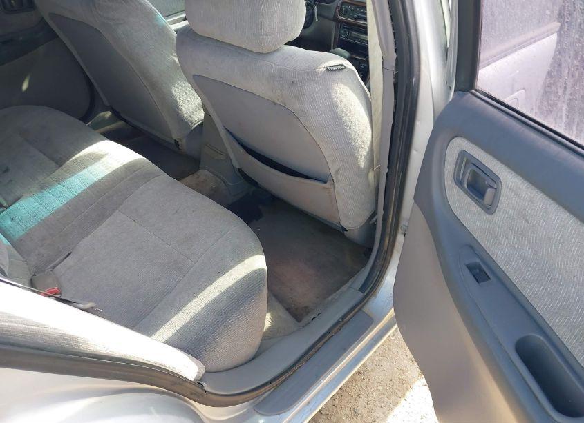 Photo 8 of 2001 Nissan Altima GXE (VIN 1N4DL01AX1C219585)