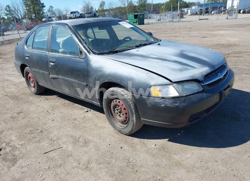 1999 Nissan Altima GLE/GXE/SE/SE-L/XE (VIN 1N4DL01D0XC116467) main photo
