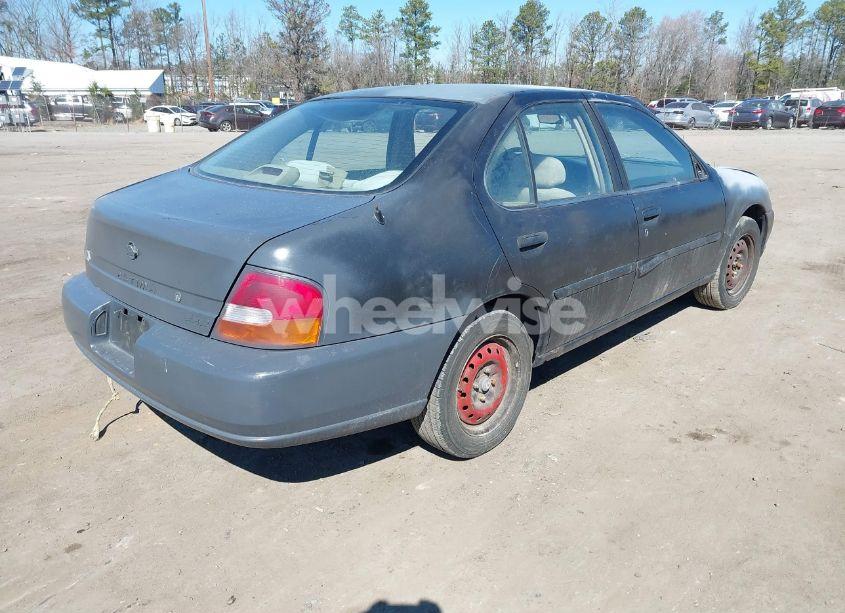 Photo 4 of 1999 Nissan Altima GLE/GXE/SE/SE-L/XE (VIN 1N4DL01D0XC116467)