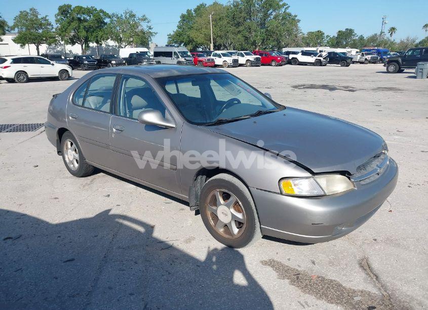 1999 Nissan Altima GLE/GXE/SE/SE-L/XE (VIN 1N4DL01D1XC255927) main photo