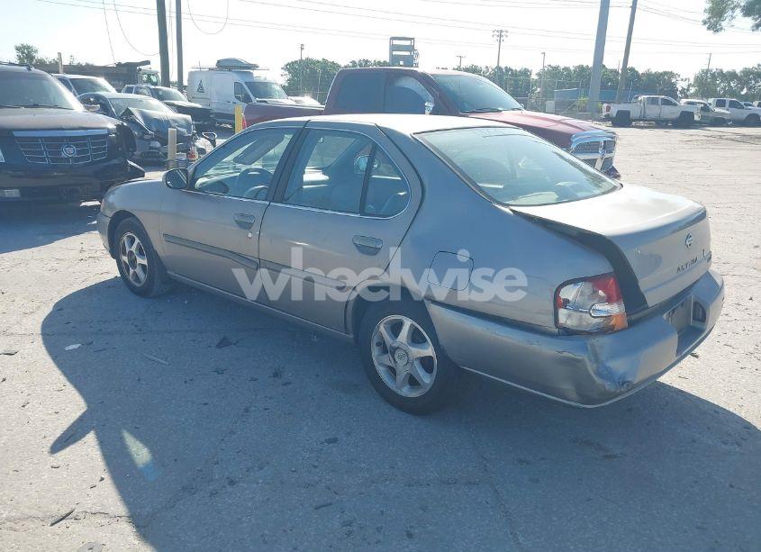 Photo 3 of 1999 Nissan Altima GLE/GXE/SE/SE-L/XE (VIN 1N4DL01D1XC255927)