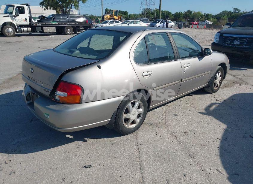 Photo 4 of 1999 Nissan Altima GLE/GXE/SE/SE-L/XE (VIN 1N4DL01D1XC255927)