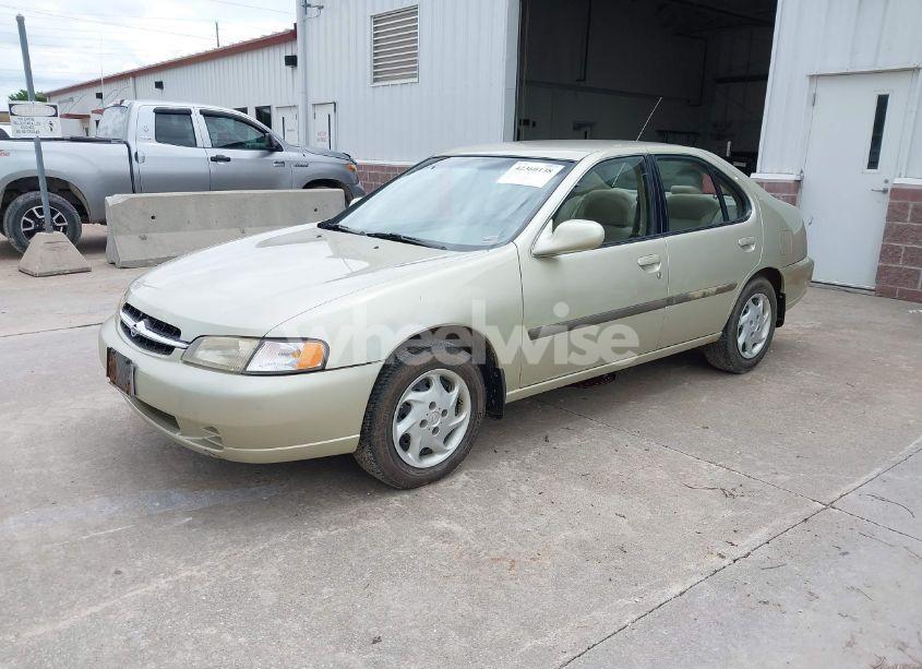 Photo 2 of 1999 Nissan Altima GLE/GXE/SE/SE-L/XE (VIN 1N4DL01D1XC262490)