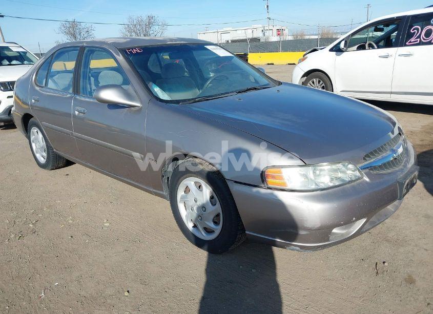 2001 Nissan Altima GXE (VIN 1N4DL01D21C163572) main photo