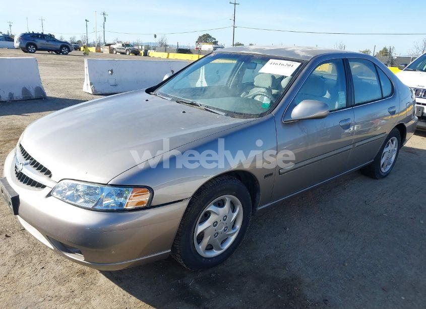Photo 2 of 2001 Nissan Altima GXE (VIN 1N4DL01D21C163572)
