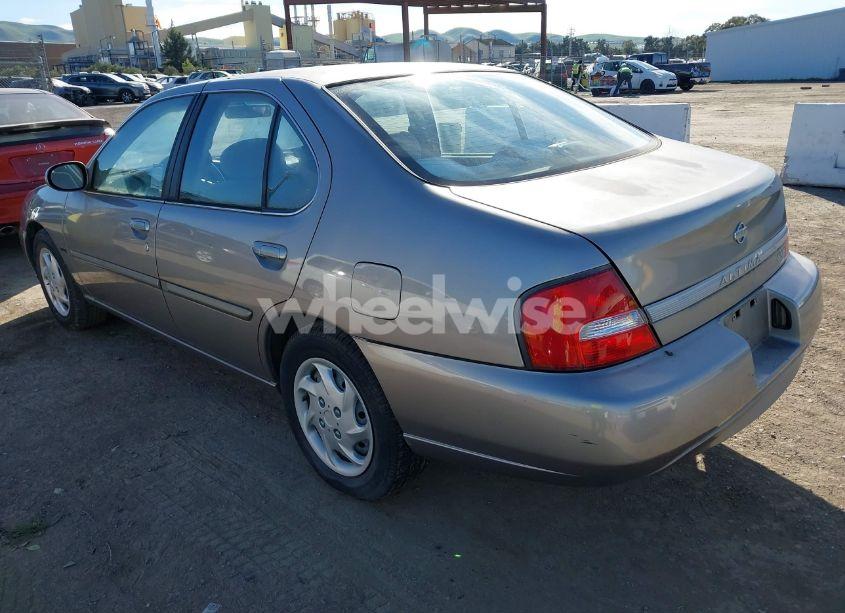 Photo 3 of 2001 Nissan Altima GXE (VIN 1N4DL01D21C163572)