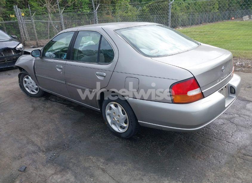 Photo 3 of 1999 Nissan Altima GLE/GXE/SE/SE-L/XE (VIN 1N4DL01D2XC139734)