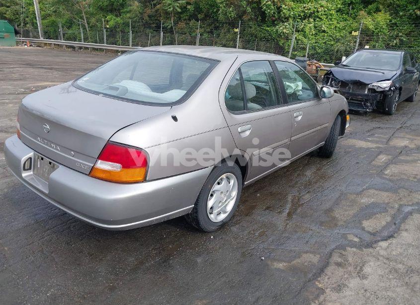 Photo 4 of 1999 Nissan Altima GLE/GXE/SE/SE-L/XE (VIN 1N4DL01D2XC139734)