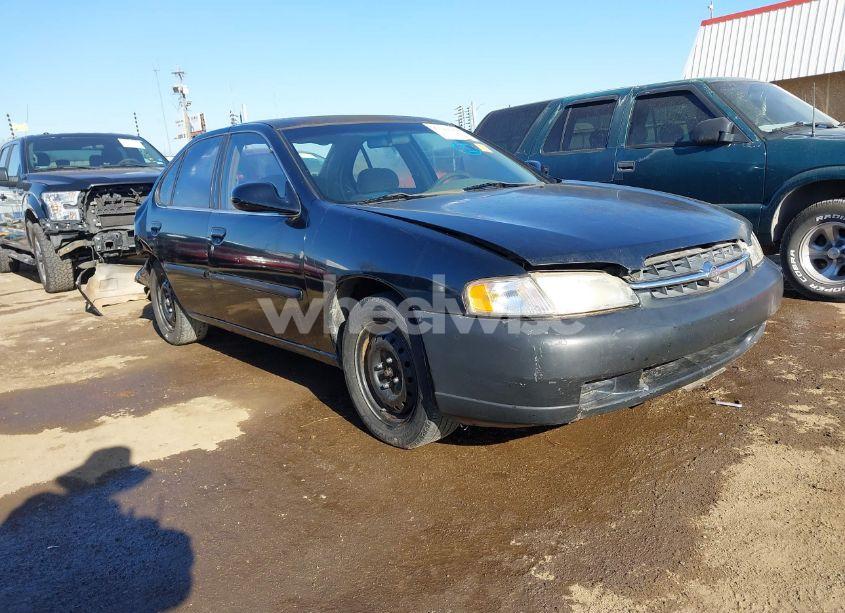 1999 Nissan Altima GLE/GXE/SE/SE-L/XE (VIN 1N4DL01D2XC156582) main photo