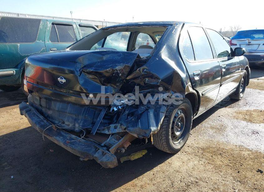 Photo 4 of 1999 Nissan Altima GLE/GXE/SE/SE-L/XE (VIN 1N4DL01D2XC156582)