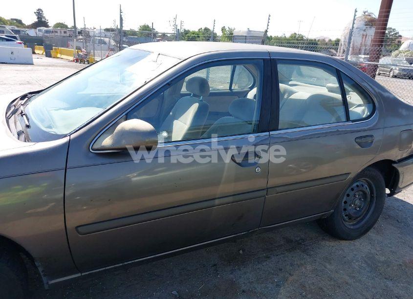 Photo 14 of 1999 Nissan Altima GLE/GXE/SE/SE-L/XE (VIN 1N4DL01D2XC176380)