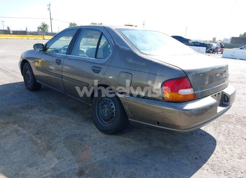 Photo 3 of 1999 Nissan Altima GLE/GXE/SE/SE-L/XE (VIN 1N4DL01D2XC176380)