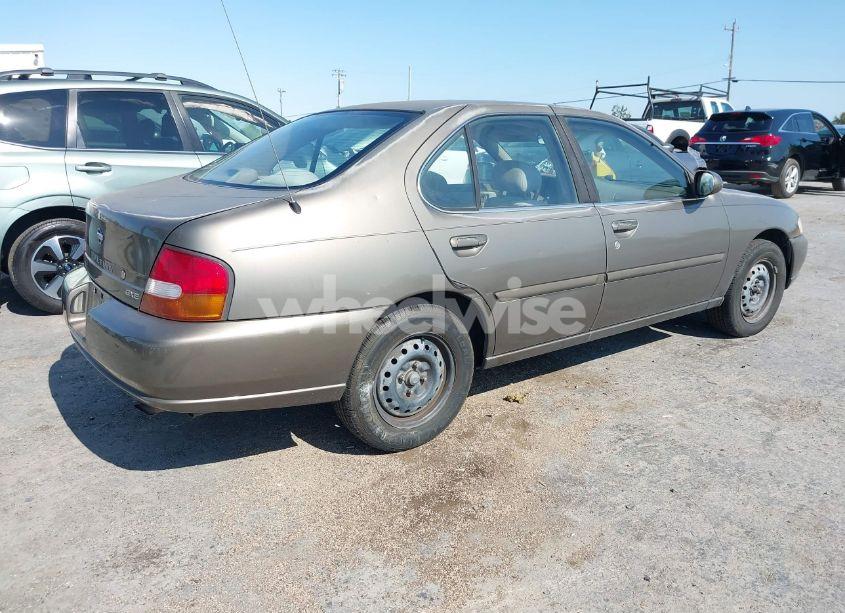 Photo 4 of 1999 Nissan Altima GLE/GXE/SE/SE-L/XE (VIN 1N4DL01D2XC176380)