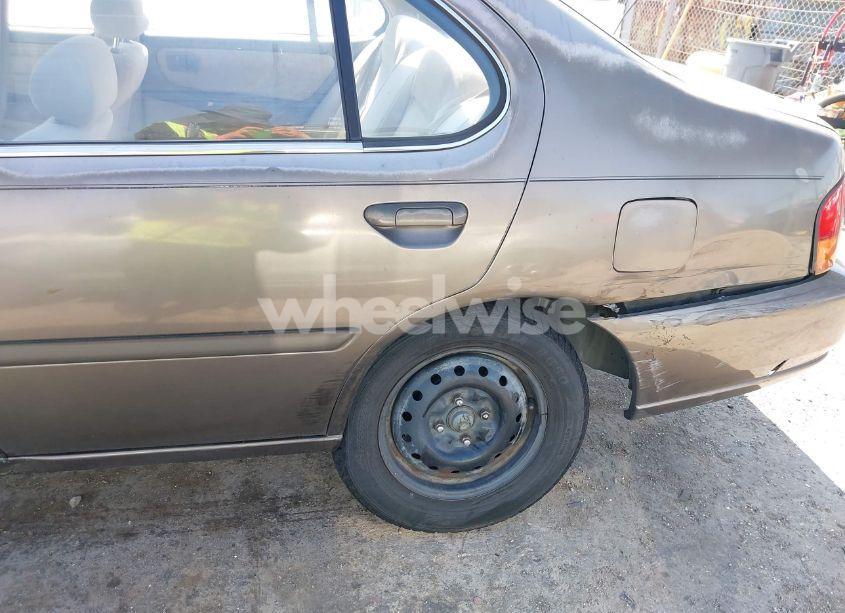 Photo 6 of 1999 Nissan Altima GLE/GXE/SE/SE-L/XE (VIN 1N4DL01D2XC176380)