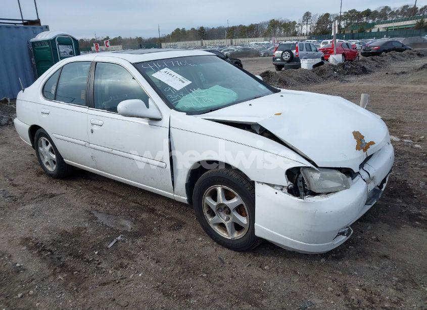 1999 Nissan Altima GLE/GXE/SE/SE-L/XE (VIN 1N4DL01D2XC184334) main photo