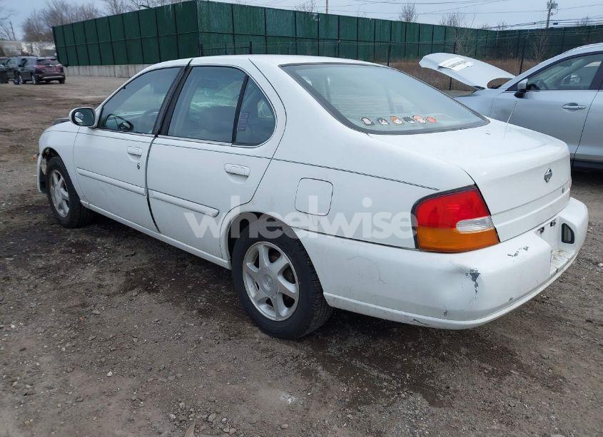 Photo 3 of 1999 Nissan Altima GLE/GXE/SE/SE-L/XE (VIN 1N4DL01D2XC184334)