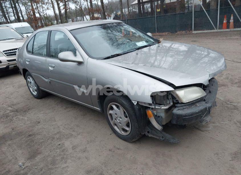 1999 Nissan Altima GLE/GXE/SE/SE-L/XE (VIN 1N4DL01D3XC183368) main photo