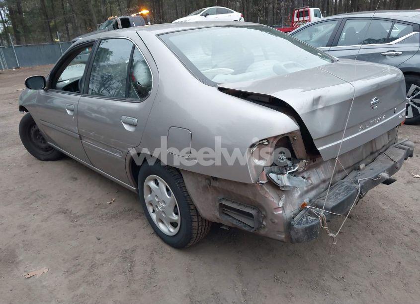 Photo 3 of 1999 Nissan Altima GLE/GXE/SE/SE-L/XE (VIN 1N4DL01D3XC183368)