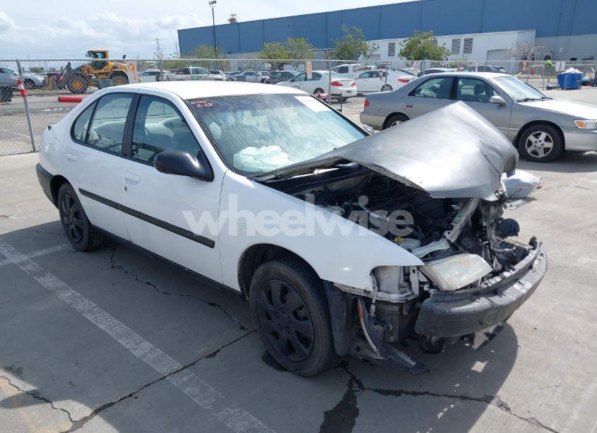 1999 Nissan Altima GLE/GXE/SE/SE-L/XE (VIN 1N4DL01D3XC196105) main photo