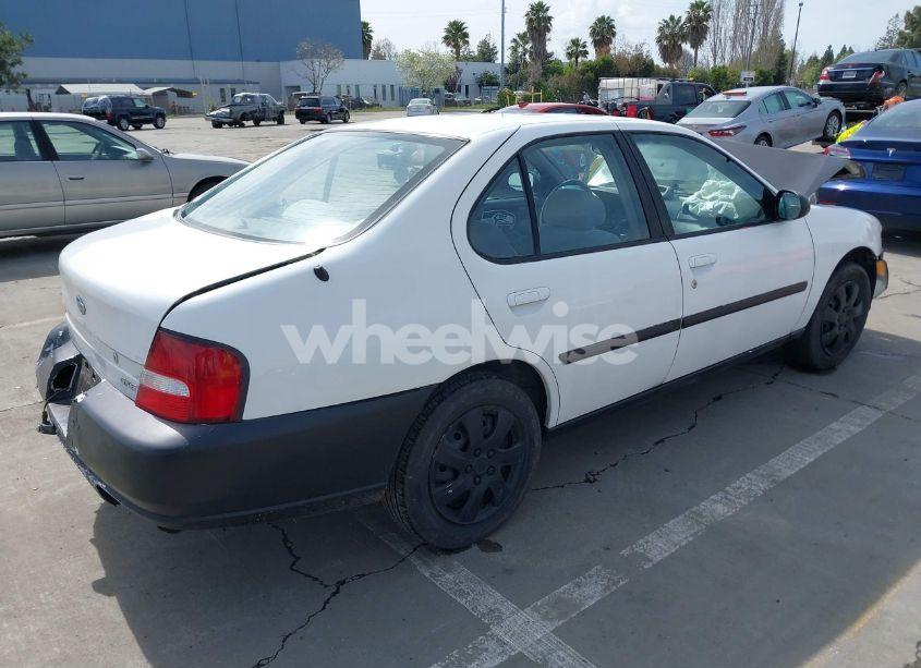 Photo 4 of 1999 Nissan Altima GLE/GXE/SE/SE-L/XE (VIN 1N4DL01D3XC196105)