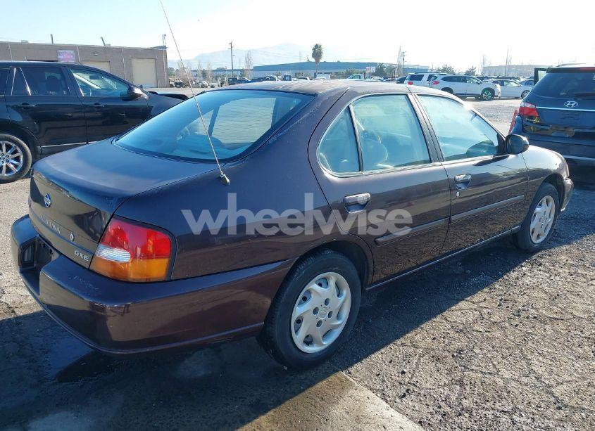 Photo 4 of 1999 Nissan Altima GLE/GXE/SE/SE-L/XE (VIN 1N4DL01D3XC209869)