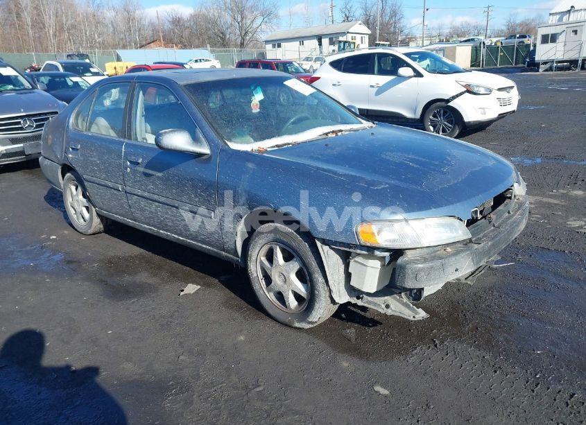 1999 Nissan Altima GLE/GXE/SE/SE-L/XE (VIN 1N4DL01D3XC273197) main photo