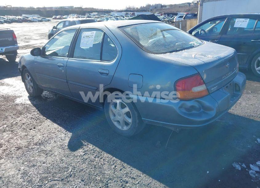 Photo 3 of 1999 Nissan Altima GLE/GXE/SE/SE-L/XE (VIN 1N4DL01D3XC273197)