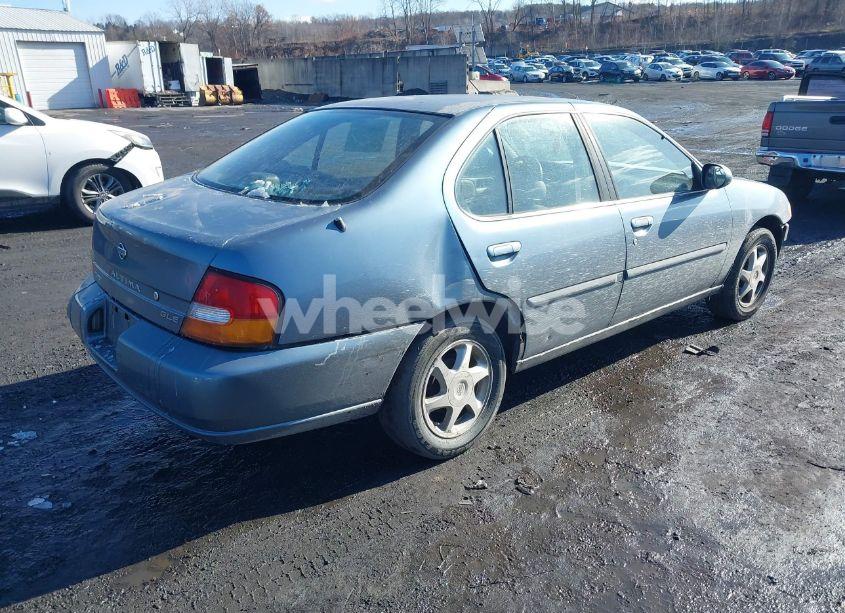 Photo 4 of 1999 Nissan Altima GLE/GXE/SE/SE-L/XE (VIN 1N4DL01D3XC273197)