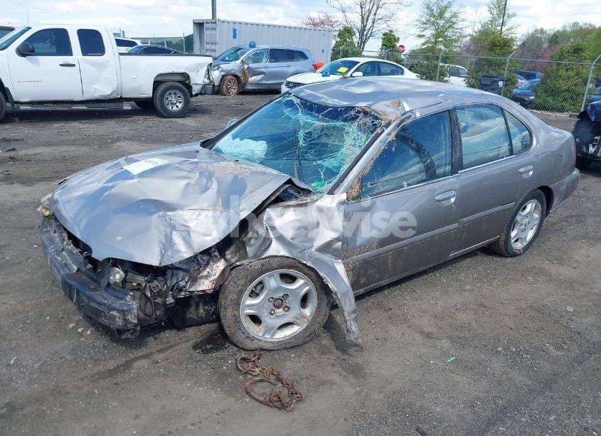 Photo 2 of 2000 Nissan Altima GLE/GXE/SE/XE (VIN 1N4DL01D3YC132616)