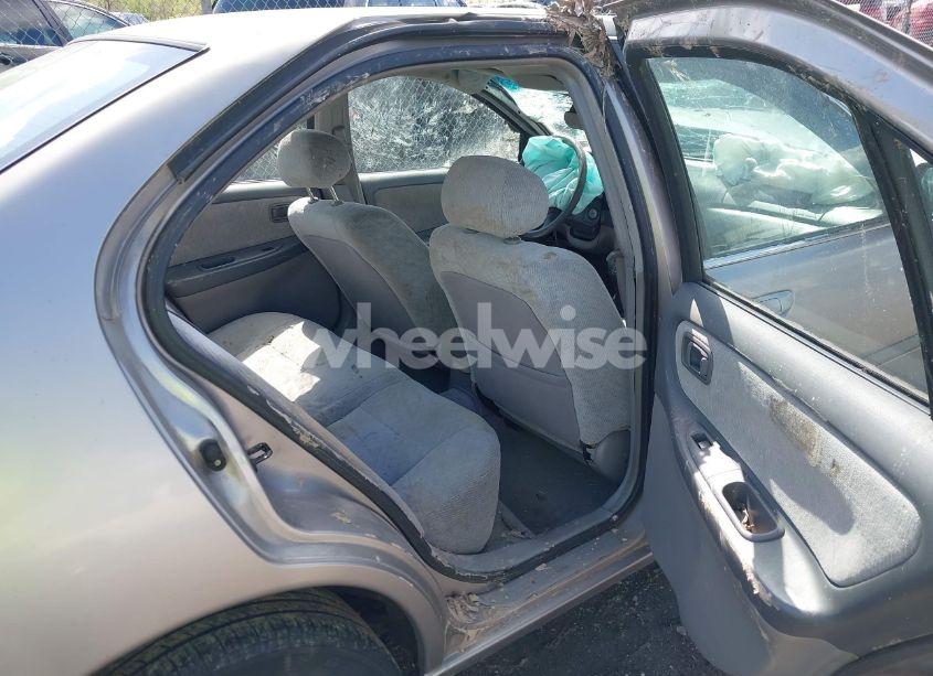 Photo 8 of 2000 Nissan Altima GLE/GXE/SE/XE (VIN 1N4DL01D3YC132616)