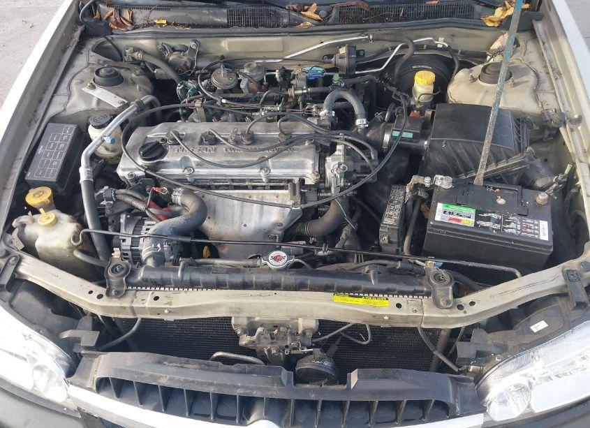 Photo 10 of 2001 Nissan Altima GXE (VIN 1N4DL01D41C144392)