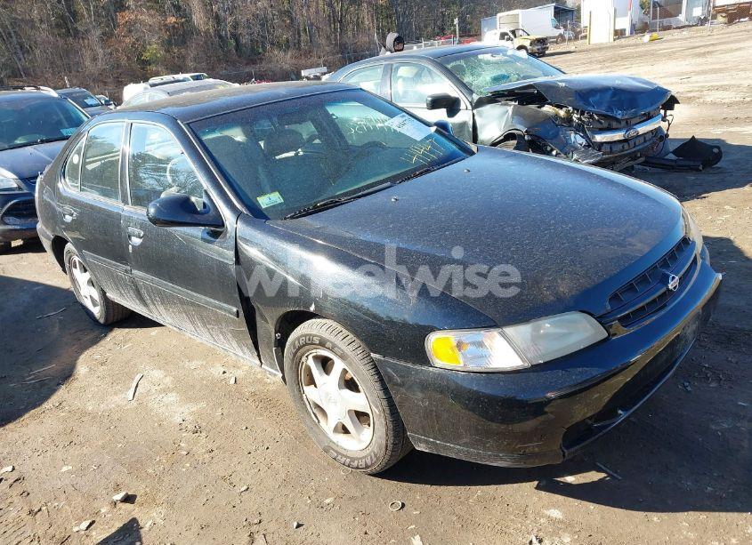 1999 Nissan Altima GLE/GXE/SE/SE-L/XE (VIN 1N4DL01D4XC111966) main photo