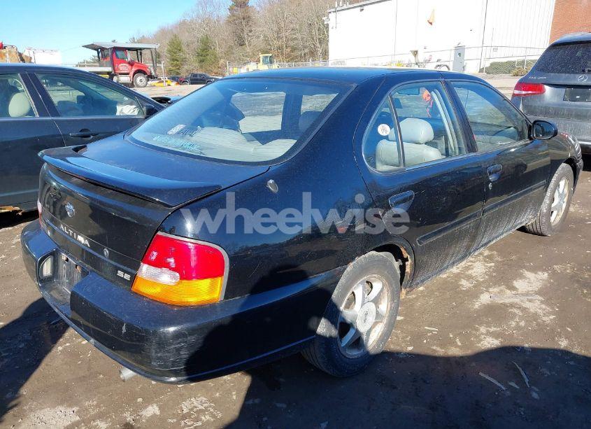 Photo 4 of 1999 Nissan Altima GLE/GXE/SE/SE-L/XE (VIN 1N4DL01D4XC111966)