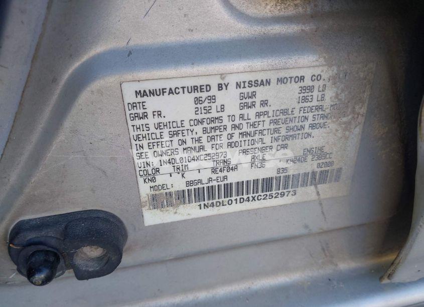 Photo 9 of 1999 Nissan Altima GLE/GXE/SE/SE-L/XE (VIN 1N4DL01D4XC252973)