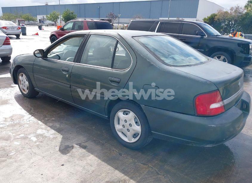 Photo 3 of 2000 Nissan Altima GLE/GXE/SE/XE (VIN 1N4DL01D4YC102704)