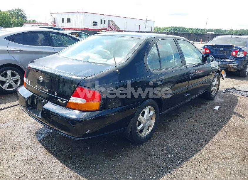 Photo 4 of 1999 Nissan Altima GLE/GXE/SE/SE-L/XE (VIN 1N4DL01D5XC147875)