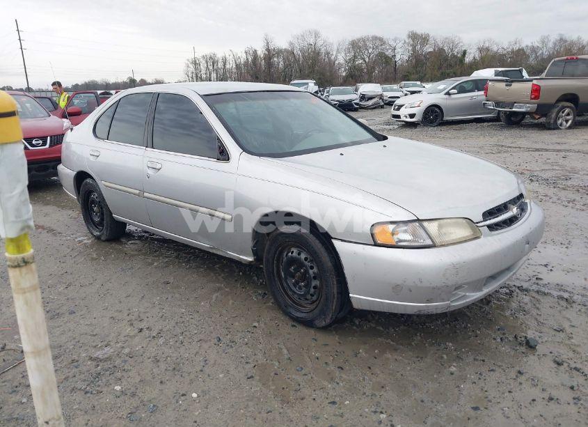 1999 Nissan Altima GLE/GXE/SE/SE-L/XE (VIN 1N4DL01D5XC180276) main photo