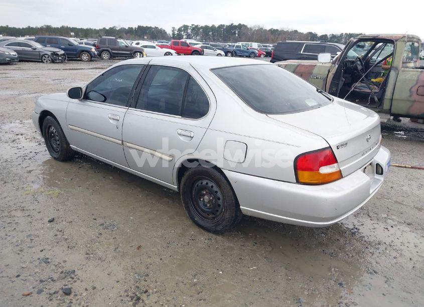 Photo 3 of 1999 Nissan Altima GLE/GXE/SE/SE-L/XE (VIN 1N4DL01D5XC180276)