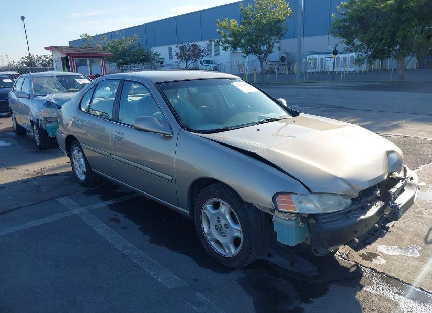 2000 Nissan Altima GLE/GXE/SE/XE (VIN 1N4DL01D5YC141365) main photo