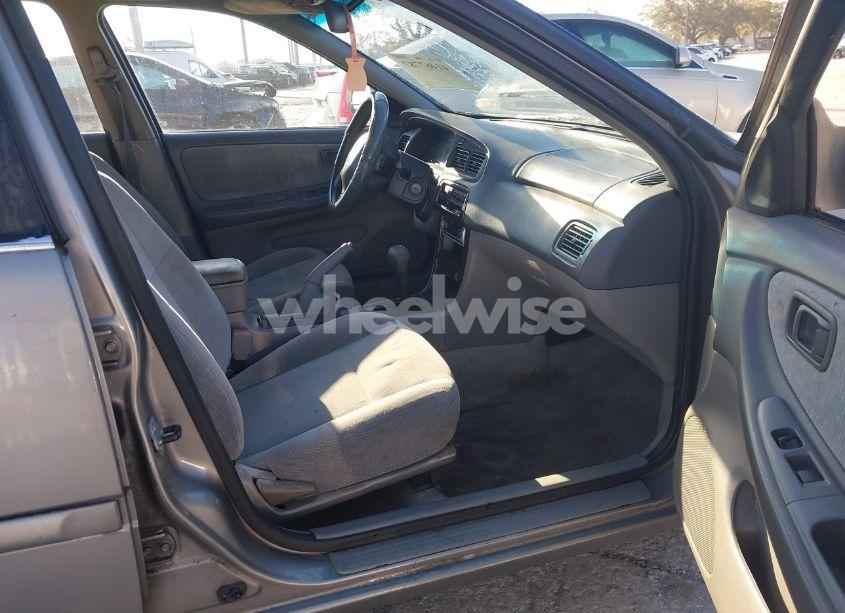 Photo 5 of 2001 Nissan Altima GXE (VIN 1N4DL01D61C220128)