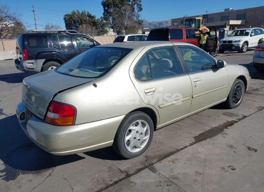 Photo 4 of 1999 Nissan Altima GLE/GXE/SE/SE-L/XE (VIN 1N4DL01D7XC108172)
