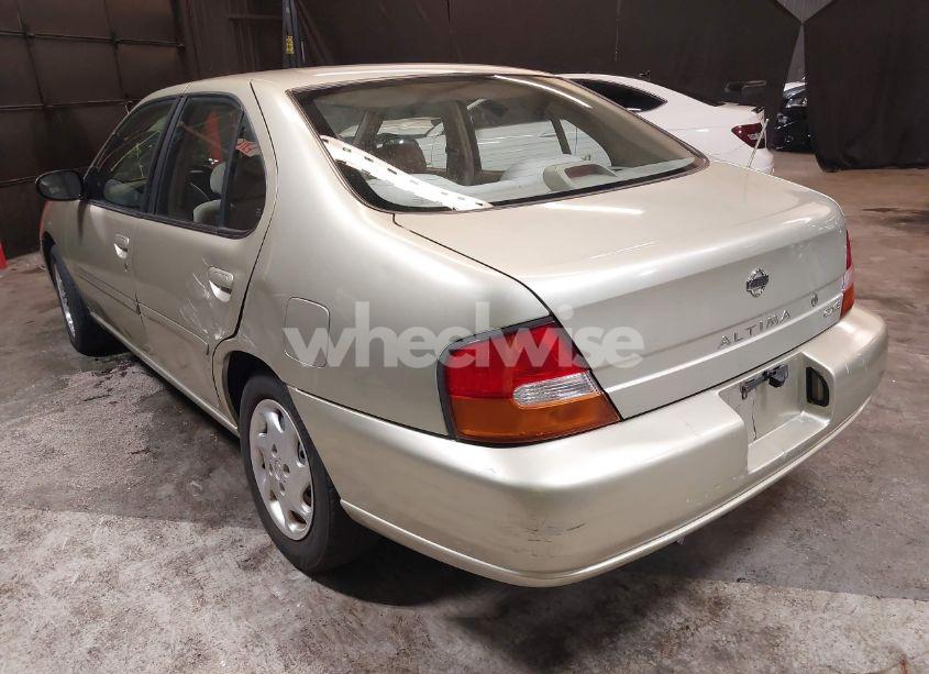 Photo 3 of 1999 Nissan Altima GLE/GXE/SE/SE-L/XE (VIN 1N4DL01D7XC268634)